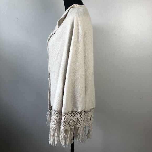 Artesania Celtex Alpaca Poncho OS Beige Flower Crochet Tassel Hand Made in Peru - Picture 7 of 13